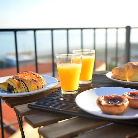 Alfama River View Rooftop Apartment Lisbon